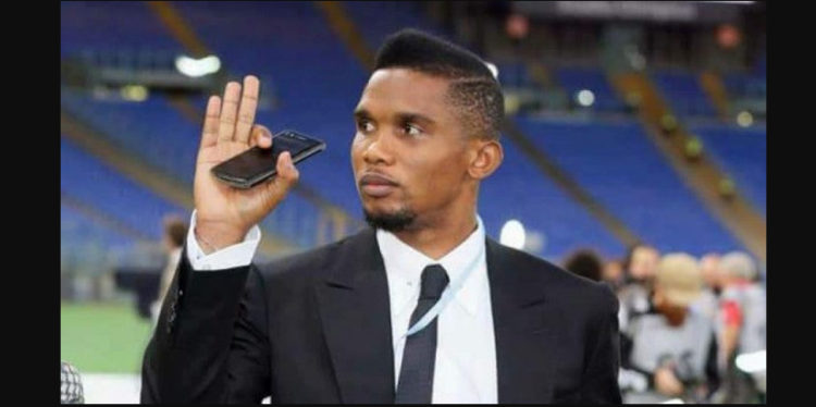 A peine élu président de la fédération camerounaise de football (FECAFOOT), Samuel Eto’o s’attaque déjà aux maux qui minent la maison du foot camerounais. Sa première décision prise, fermé la porte tous les employés retardataires. 