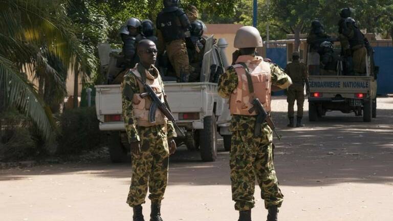 Les choses s'accelèrent au Burkina. Après l'arrestation du président Kaboré par les soldats mutains, un autre groupe militaire parmi les