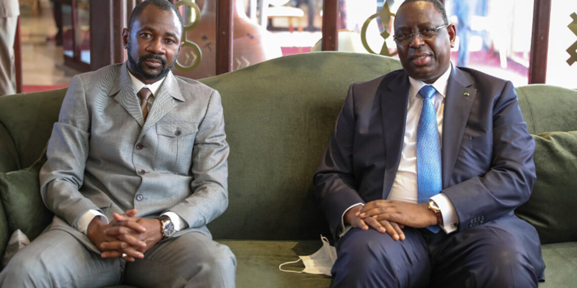 Le président en exercice de l’Union Africaine, le président de la république du Sénégal, Macky Sall s'est entretenu avec le Colonel Assimi