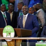 Le président élu du Kenya William Ruto a promis lundi, dans un discours prononcé juste après l’annonce de sa victoire sur son concurrent